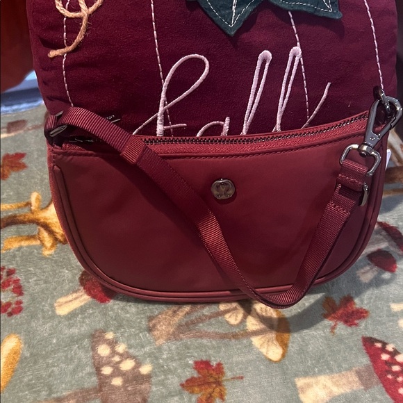 Lululemon Athletica mini shoulder bag essential 1L rockwood color - Picture 2 of 6